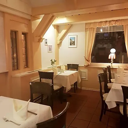 Restaurant Knechtstedener Hof Otel 3*