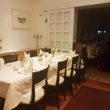 Restaurant Knechtstedener Hof 호텔 3*