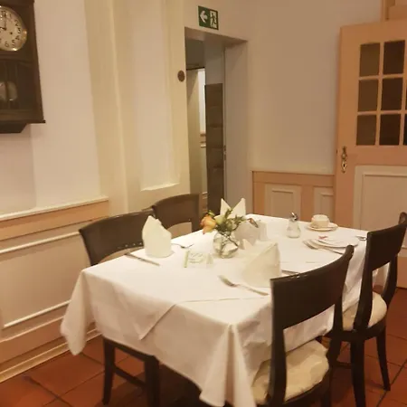 Restaurant Knechtstedener Hof מלון 3*